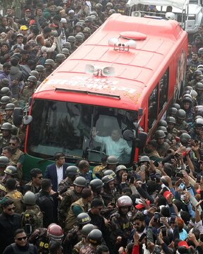 بنگلادیشی سیاسی رہنما طارق رحمٰن سترہ سال بعد بنگلہ دیش واپس پہنچ گئے