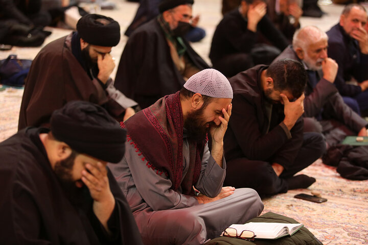 Photos: Reciting Ziyarat Jami‘a Kabira at Hazrat Masoumeh holy shrine