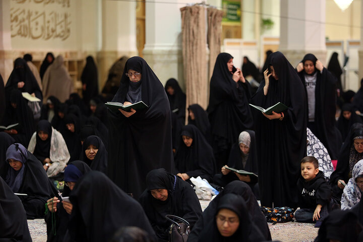 Photos: Reciting Ziyarat Jami‘a Kabira at Hazrat Masoumeh holy shrine