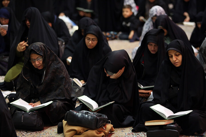 Photos: Reciting Ziyarat Jami‘a Kabira at Hazrat Masoumeh holy shrine