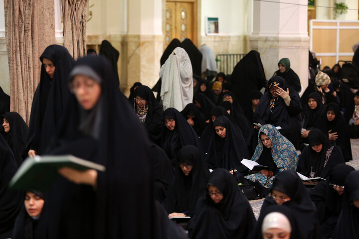 Photos: Reciting Ziyarat Jami‘a Kabira at Hazrat Masoumeh holy shrine