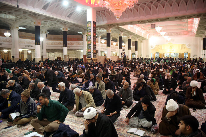 Photos: Reciting Ziyarat Jami‘a Kabira at Hazrat Masoumeh holy shrine