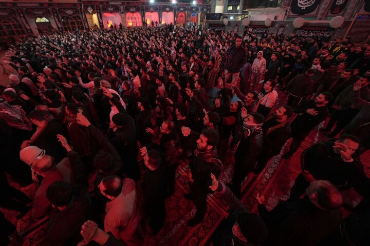 تقرير مصور/ مشاركة واسعة بذكرى استشهاد الإمام الهادي (ع) في حرم الإمامين العسكريين (ع) بسامراء