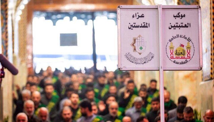 تقرير مصور/ إنطلاق موكب عزاء العتبتين الحسينية والعباسية بذكرى استشهاد الإمام الهادي(ع) بمدينة كربلاء