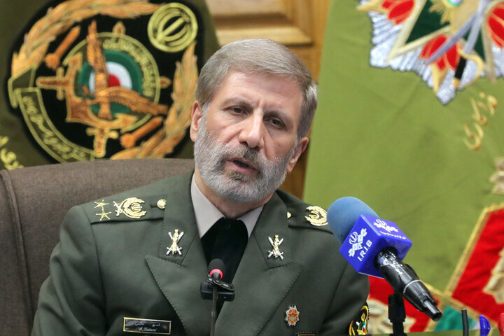 Army Chief: Iranian women played decisive role in Sacred Defense and recent war