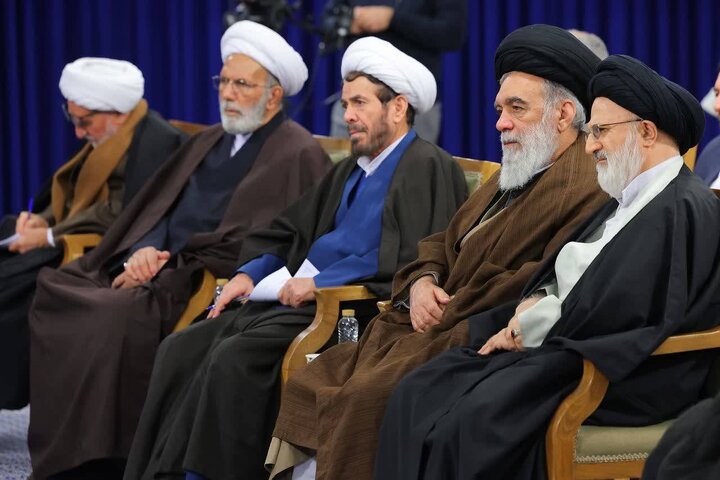 အာယာသွလ္လာဟ် ဆယက်ဒ် မိုဟမ္မဒ် ဟာဒီ မီလာနီ(ရ.ဟ) ၏ နှစ်ပတ်လည်နေ့ကို စီစဉ်သည့် ကော်မတီဝင်များ သည် ရဲဟ်ဗရ် အင်န်ကေလာဗ် အစ္စလာမ်မီ  နှင့် တွေ့ဆုံ ။ ။ Photos