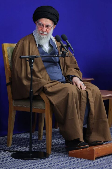 အာယာသွလ္လာဟ် ဆယက်ဒ် မိုဟမ္မဒ် ဟာဒီ မီလာနီ(ရ.ဟ) ၏ နှစ်ပတ်လည်နေ့ကို စီစဉ်သည့် ကော်မတီဝင်များ သည် ရဲဟ်ဗရ် အင်န်ကေလာဗ် အစ္စလာမ်မီ  နှင့် တွေ့ဆုံ ။ ။ Photos