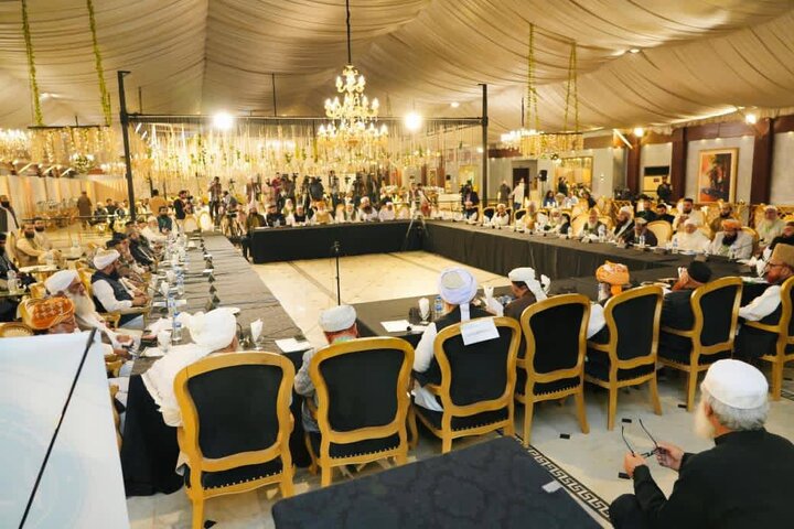تقرير مصور/ مشاركة شخصيات دينية شيعية وسنية في مؤتمر اتحاد الأمة الباكستانية بكراتشي