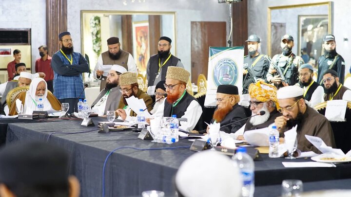 تقرير مصور/ مشاركة شخصيات دينية شيعية وسنية في مؤتمر اتحاد الأمة الباكستانية بكراتشي