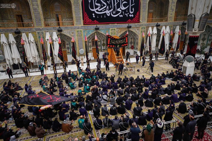 تقرير مصور/ خَدَمة العتبة العلوية المقدسة يُحيون ذكرى استشهاد الإمام الهادي (ع) في حرم أمير المؤمنين(ع)