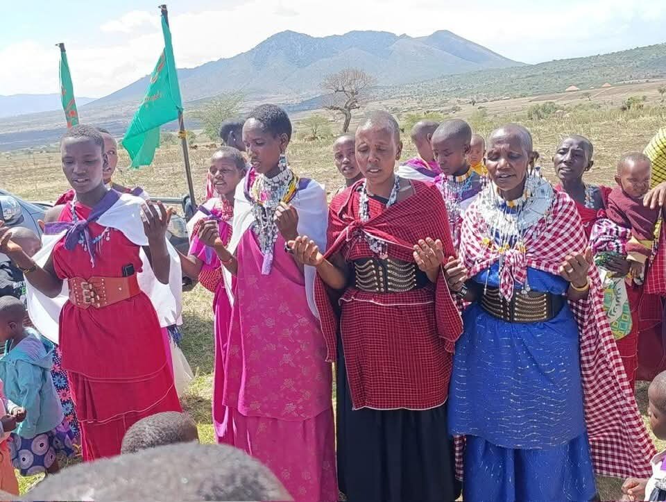 Mkurugenzi wa Khatamul Anbiyaa Institution Arusha Aungana na Wakristo Kuadhimisha Krismasi kwa Misaada ya Kibinadamu +Picha