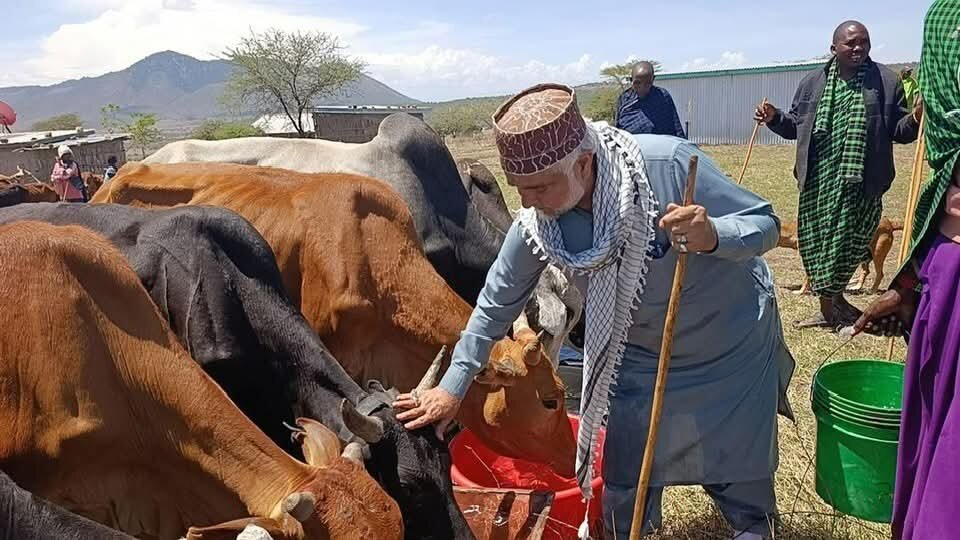 Mkurugenzi wa Khatamul Anbiyaa Institution Arusha Aungana na Wakristo Kuadhimisha Krismasi kwa Misaada ya Kibinadamu +Picha