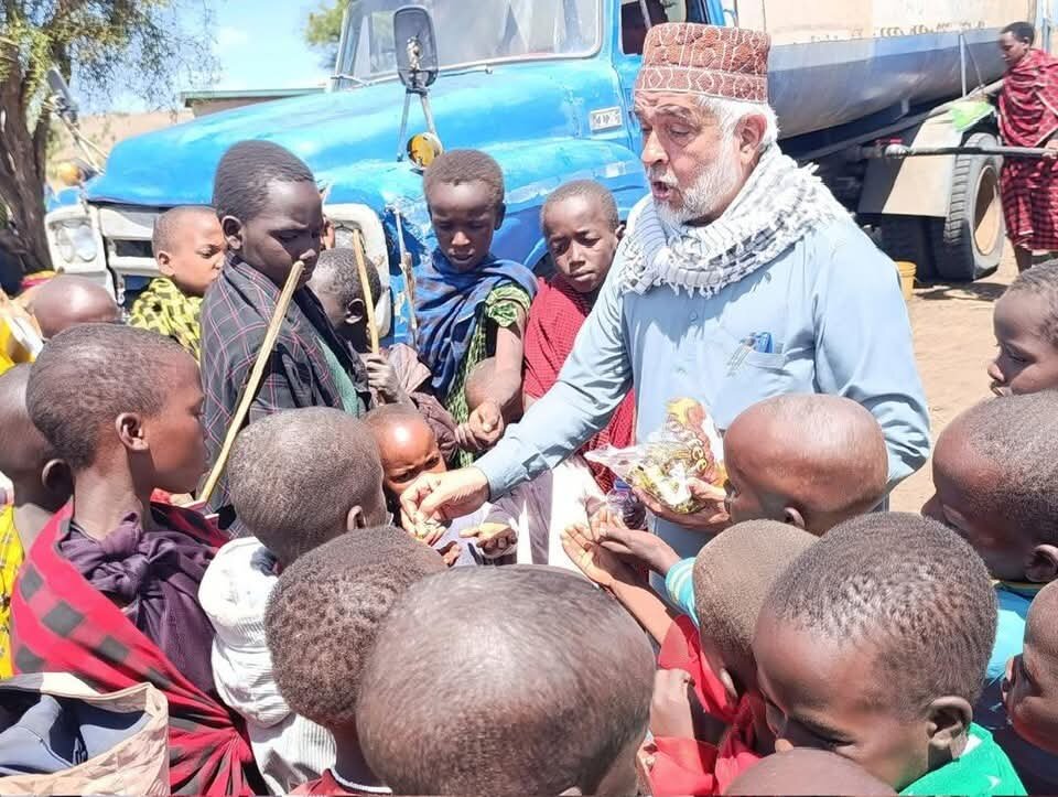 Mkurugenzi wa Khatamul Anbiyaa Institution Arusha Aungana na Wakristo Kuadhimisha Krismasi kwa Misaada ya Kibinadamu +Picha