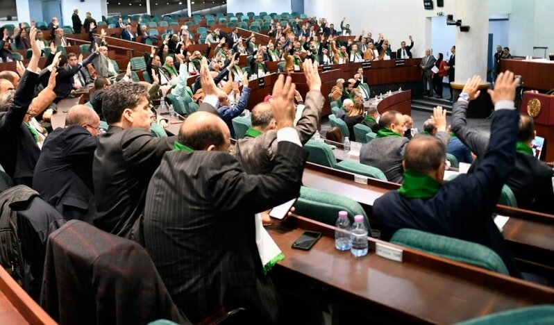 Cezayir’den Tarihe Müdahale: Sömürgecilik Resmen Suç İlan Edildi