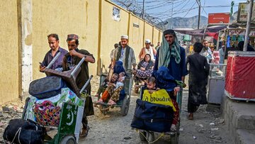 رنج پناهجویان افغانستانی در پاکستان پایانی ندارد/ از ترس اخراج تا مسدودکردن سیم‌کارت