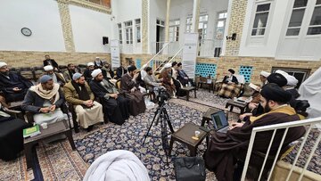 تقرير مصور/ زيارة وفد إحياء التراث في العتبة العباسية لآية الله الشبيري الزنجاني بمدينة قم المقدّسة