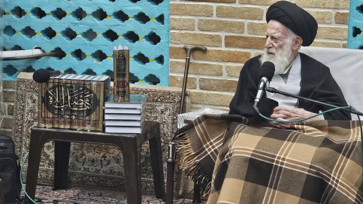 تقرير مصور/ زيارة وفد إحياء التراث في العتبة العباسية لآية الله الشبيري الزنجاني بمدينة قم المقدّسة