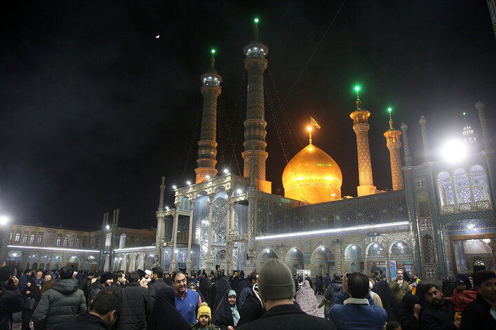 Informe fotográfico | Programa especial por Laylat al-Raghaib en el santuario sagrado de la Excelencia Fátima Masuma (la paz sea con ella)