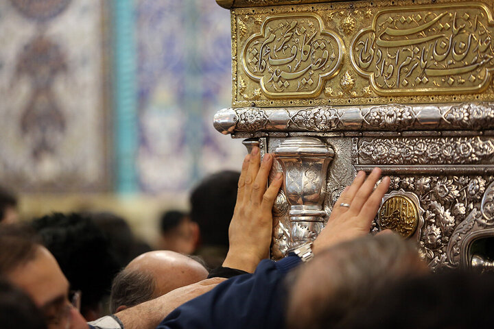 Informe fotográfico | Programa especial por Laylat al-Raghaib en el santuario sagrado de la Excelencia Fátima Masuma (la paz sea con ella)
