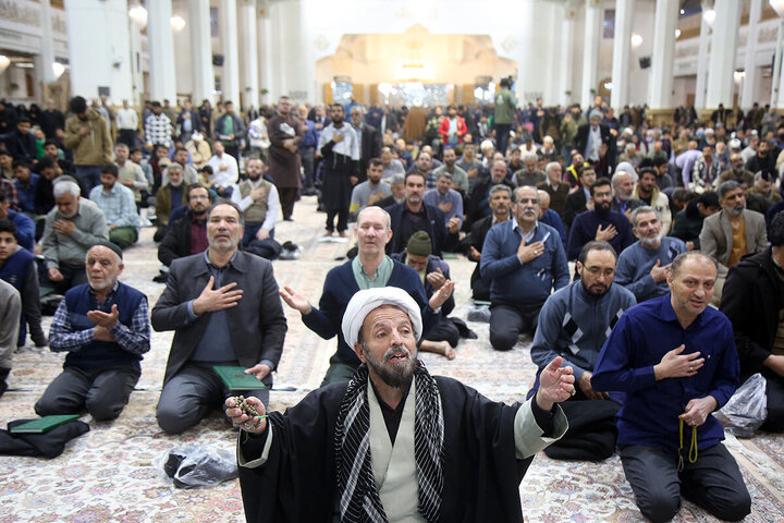 Informe fotográfico | Programa especial por Laylat al-Raghaib en el santuario sagrado de la Excelencia Fátima Masuma (la paz sea con ella)