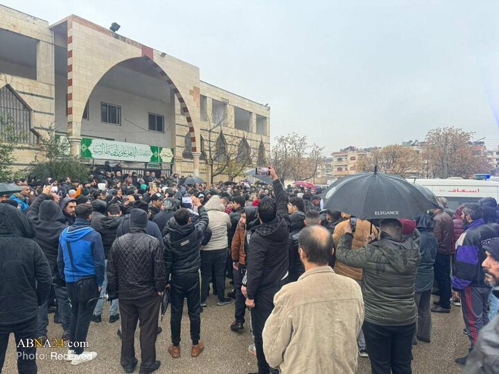 Informe fotográfico | Entierro de los mártires del ataque terrorista en la Mezquita Mayor del Imam Ali (la paz sea con él) en Siria