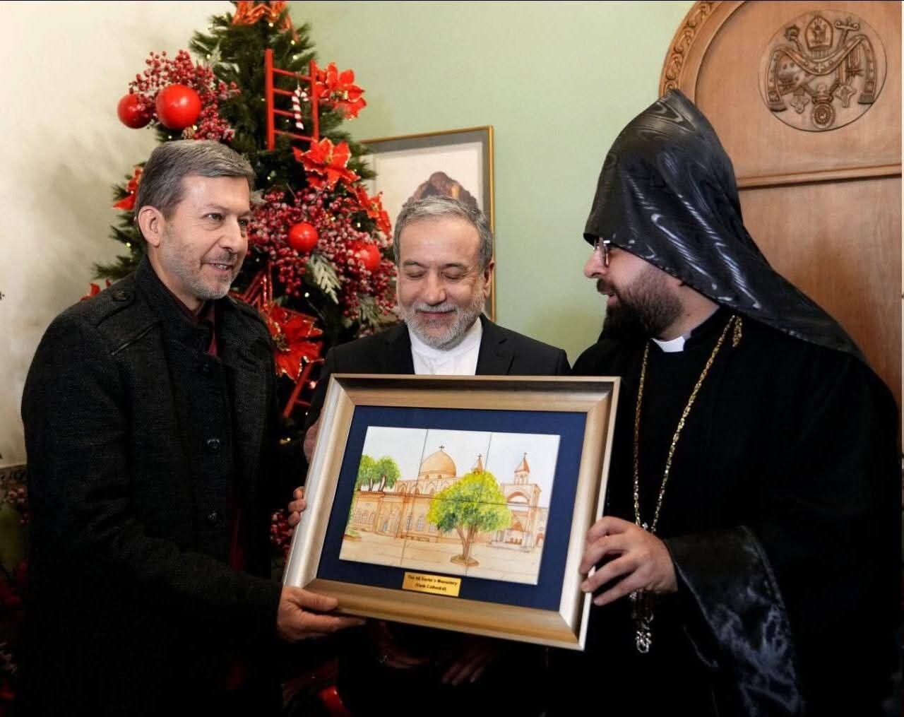 Waziri wa Mambo ya Nje wa Iran Awasalimia Wakristo wa Jamii ya Armenia Katika Mkoa wa Isfahan +Picha