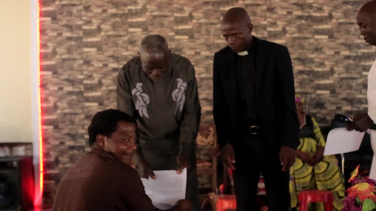 Muslim Youth Forum visits Churches in Nigeria, shares Christmas message of Ayatollah Khamenei