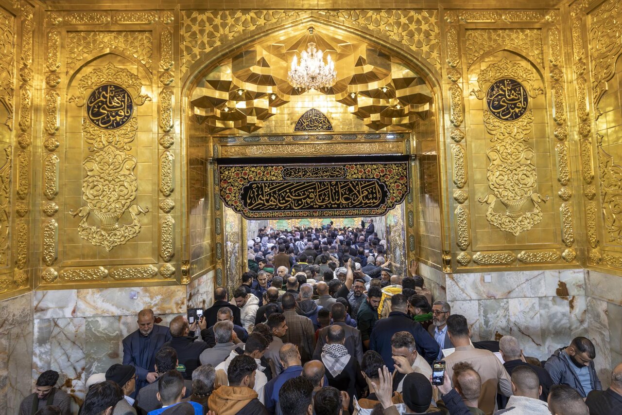 Mass of pilgrims commemorate first Friday night of Rajab month at Al-Abbas holy shrine