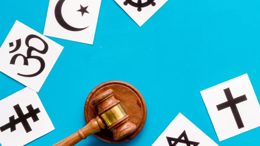 گزارش مرکز پژوهشی پیو: چرا بسیاری از آمریکایی‌ها دین خود را کنار می‌گذارند؟