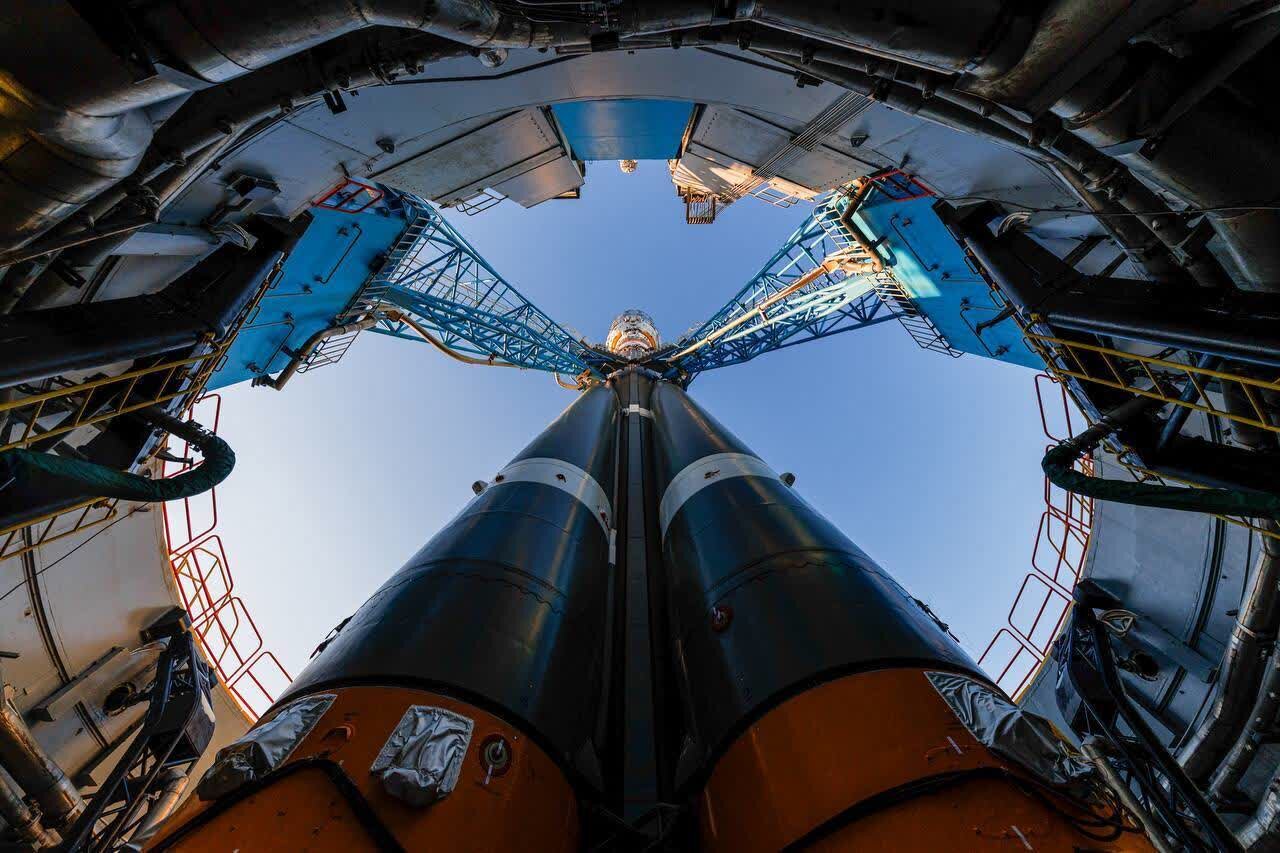 ویدیو | لحظه حرکت ماهواره‌های ایران، به‌سوی سکوی پرتاب