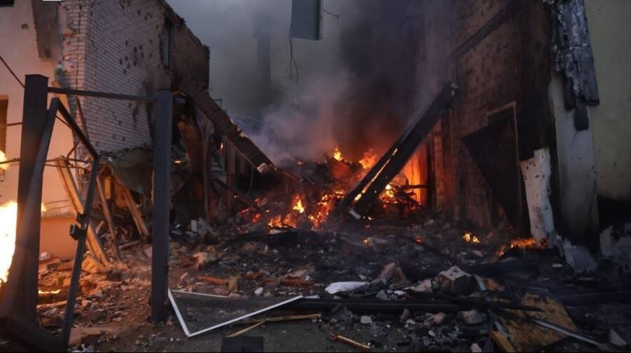 زیلنسکی اور ٹرمپ کی  ملاقات سے قبل روس کا یوکرین پر شدید فضائی حملہ