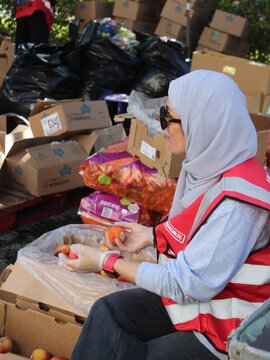 Photos: Who is Hussain volunteers join ICNA Relief in Miami to fight hunger
