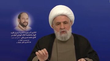 “Şêx Neîm Qasim: Amerîka û rejîma Siyonîstîstî sebebê serekî yê bêîstiqrariyê ne / Bêçekkirina berxwedanê, projeya wêrankirina hêza Lubnanê ye.”