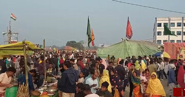 ৩৩ বছর পর বাবরি মসজিদের আদলে মসজিদ/দর্শনার্থীদের ভিড়