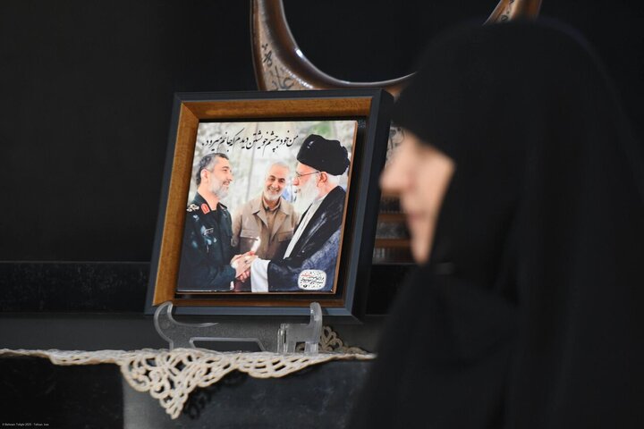 Photos: Larijani meets families of martyred IRGC Aerospace Commanders