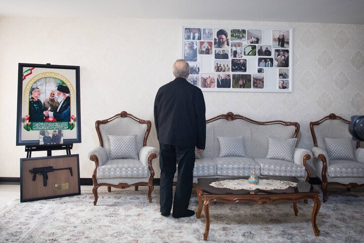 Photos: Larijani meets families of martyred IRGC Aerospace Commanders