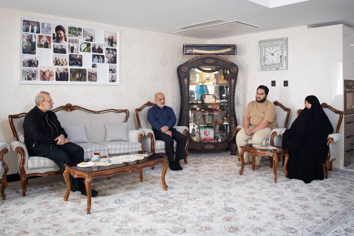 Photos: Larijani meets families of martyred IRGC Aerospace Commanders