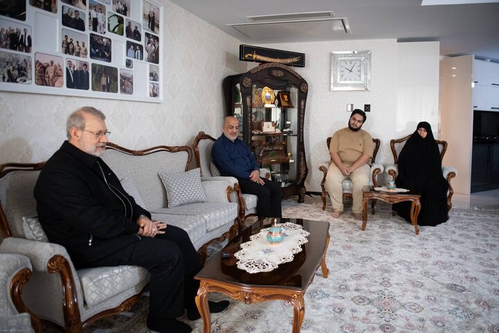 Photos: Larijani meets families of martyred IRGC Aerospace Commanders