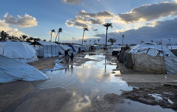 Informe fotográfico | El duro clima agrava la crisis humanitaria en Deir al Balah, Gaza