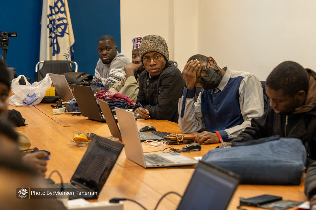 برگزاری کارگاه نویسندگی ویژه طلاب و دانشجویان آفریقایی در قم + تصاویر
