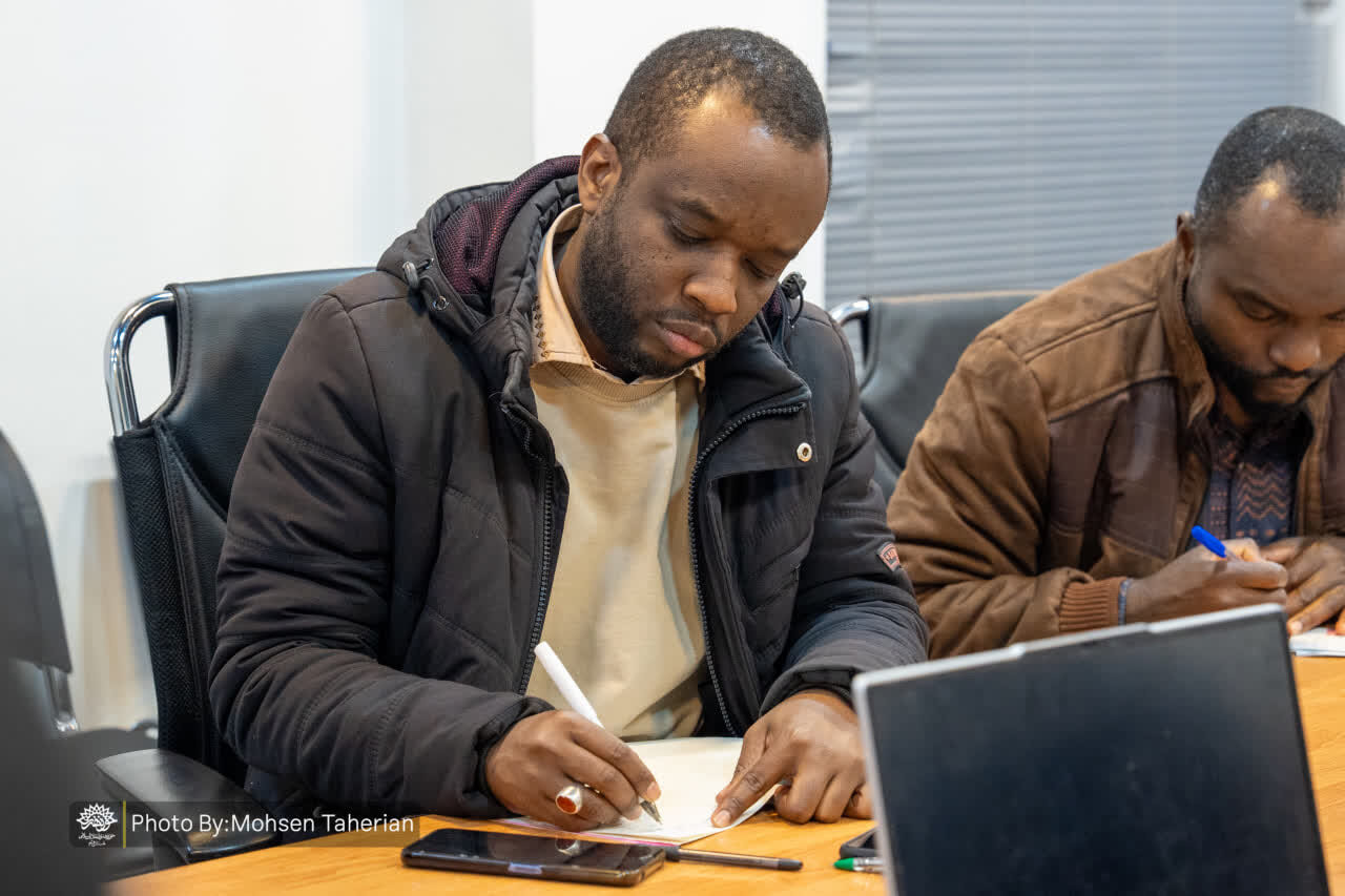 برگزاری کارگاه نویسندگی ویژه طلاب و دانشجویان آفریقایی در قم + تصاویر