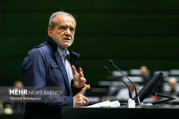 پزشکیان: بژێوی ژیانی خەڵک یەکمایەتی ئێمەیە