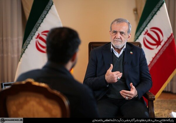 پزشکیان: ڕێبەری ئێران پشتیوانی دەوڵەتی منە