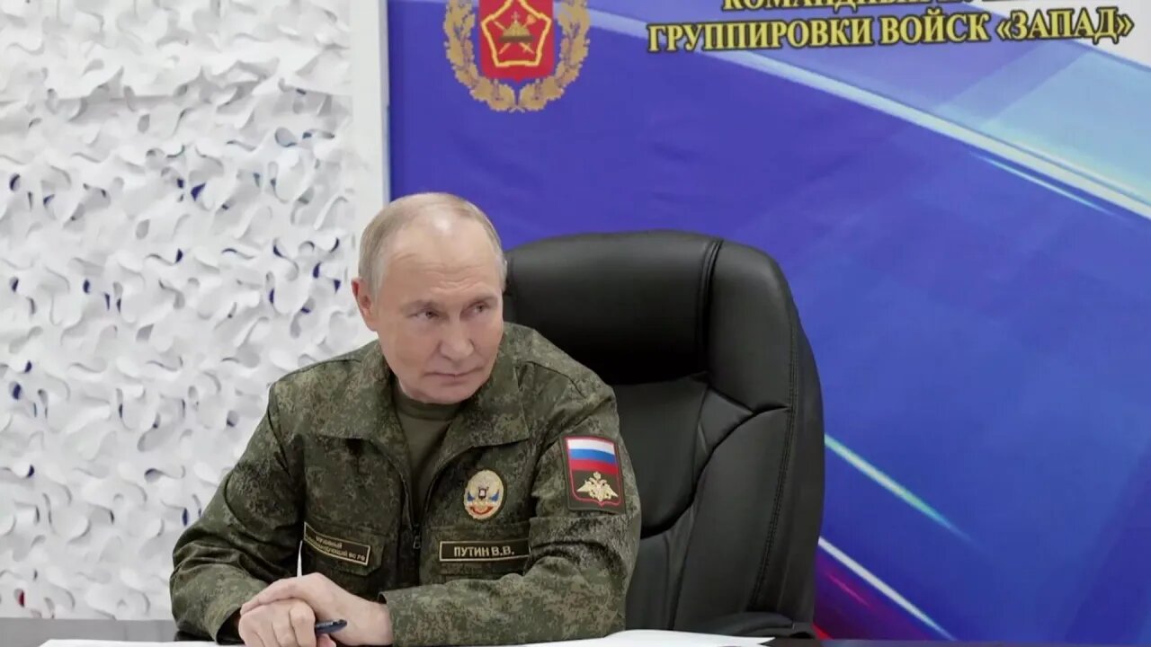 Putin Birleşik Kuvvetler Grubunun komuta merkezini ziyaret etti