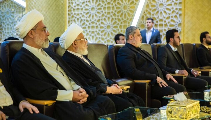 تقرير مصور/ ممثل المرجعية العليا يكرم الطالبات الأوائل في الدراسة الحوزوية ضمن مؤسسة أم أبيها (ع) للثقافة الفاطمية