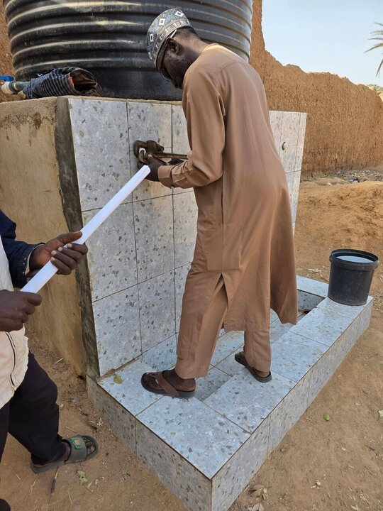 تقرير مصور/ حفر بئر ماء في قرية أفريقية نائية تحت إشراف آية الله اليعقوبي