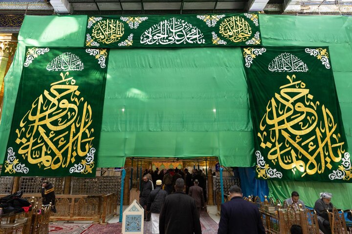 تقرير مصور/ نشر مظاهر الزينة والفرح ابتهاجًا بذكرى ولادة الإمام الجواد (ع) في مرقد أبي الفضل العباس (ع)