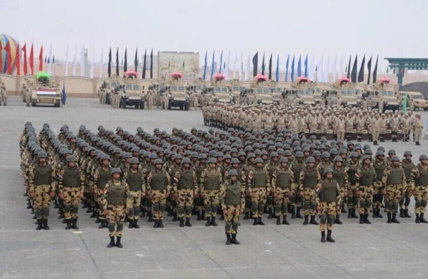 مصر کی فوج نے مشرقی سینا میں خصوصی یونٹس تعینات کر دیے، اسرائیل کیلئے پیغام؟