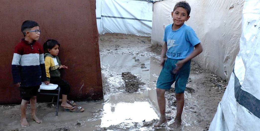 Israel genera inundación deliberada en carpas de desplazados en Gaza