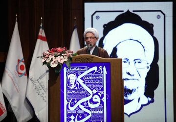 ولایت فقیه محور انسجام و عبور ملت ایران از جنگ‌های سخت و نرم است